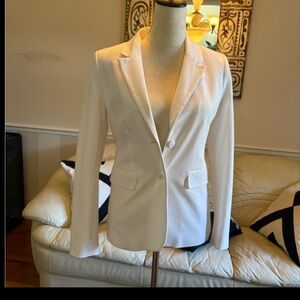 1901 Women's Crisp White Blazer